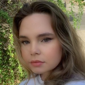 Meet your Posher, Camille